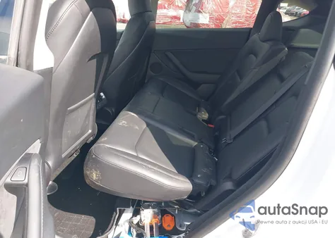 2023 Tesla Model Y Awd/Long Range Dual Motor All-Wheel Drive z USA, uszkodzony, nr VIN 7SAYGDEE6PF704082